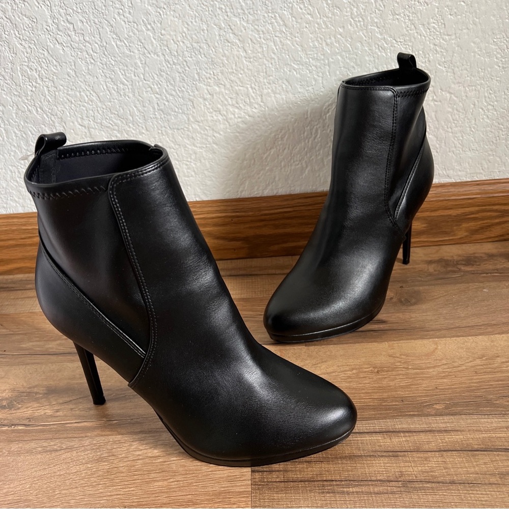 Nine West Faux Leather Black Heel Ankle Booties Shoes Ladies Size 10M